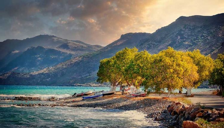 Ο Καιρός Σήμερα: Ζέστη με συννεφιά και πιθανόν τοπικές βροχές ή καταιγίδες από το απόγευμα