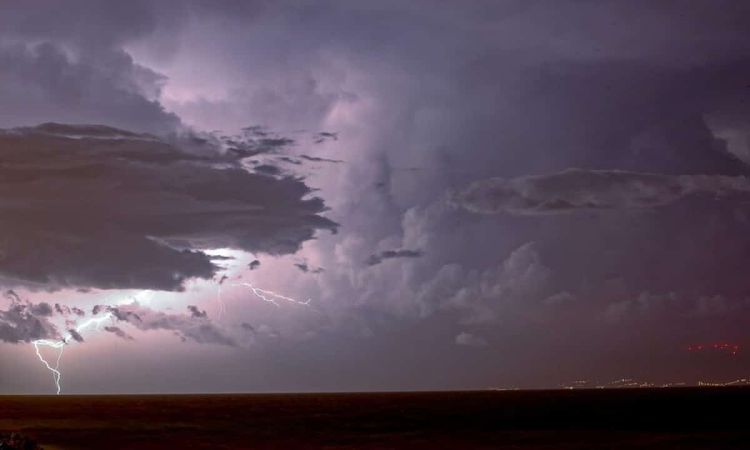 Ο Καιρός Σήμερα: Τοπικές βροχές και καταιγίδες με πιθανότητα για χαλάζι και πτώση της θερμοκρασίας