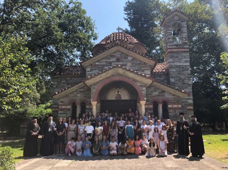 Ο Μητροπολίτης Κίτρους στην κατασκήνωση της ΓΕΧΑ Λάρισας Ο Μητροπολίτης Κίτρους στην κατασκήνωση της ΓΕΧΑ Λάρισας