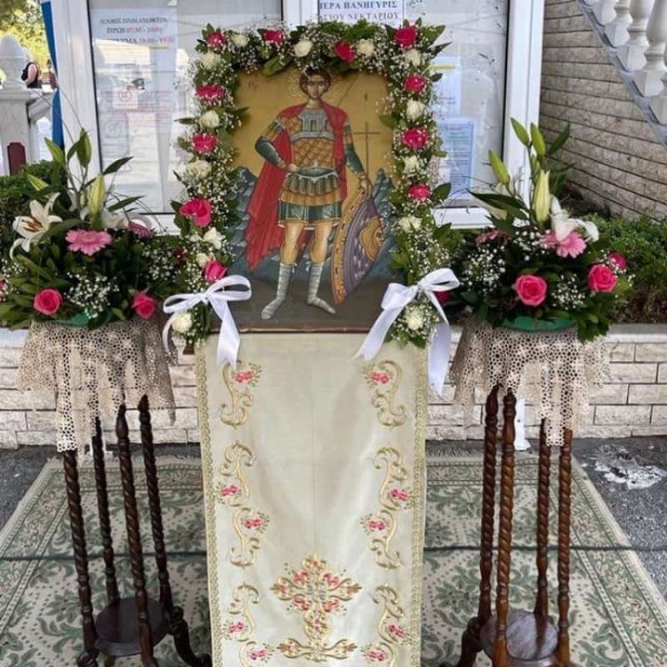 Πλήθος πιστών στις εκκλησίες για την γιορτή του Αγίου Φανουρίου