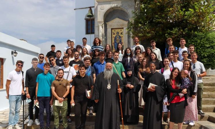 Προσκύνημα στην Τήνο στελεχών νεότητας της Ιεράς Μητροπόλεως Κίτρους Προσκύνημα στην Τήνο στελεχών νεότητας της Ιεράς Μητροπόλεως Κίτρους
