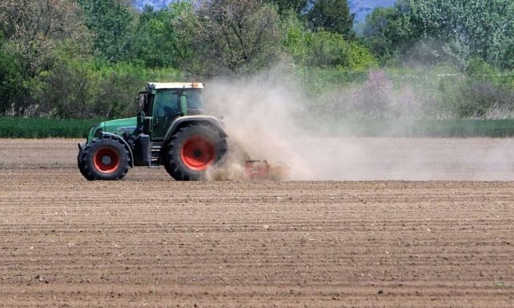 Πώς θα επιστραφεί ο ΕΦΚ σε 300.000 αγρότες – Όλα τα βήματα