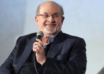 Σαλμάν Ρούσντι: Ο συγγραφέας που έγινε άθελά του σύμβολο της ελευθερίας της έκφρασης