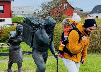 Ταξίδεψε σε περίπου 20 χώρες σε 11 μήνες και είναι μόλις 18 μηνών!