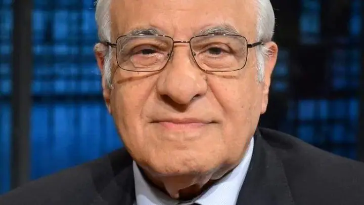 Το Αυγουστιάτικο Φεγγάρι: Ένα επίκαιρο άρθρο του Διονύση Σιμόπουλου Το Αυγουστιάτικο Φεγγάρι: Ένα επίκαιρο άρθρο του Διονύση Σιμόπουλου