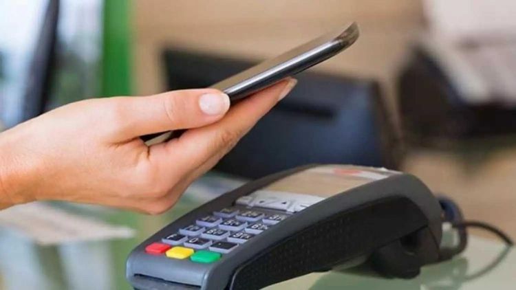 Το «πλαστικό χρήμα» κυριαρχεί στις διακοπές και όχι μόνο – Οι Έλληνες πληρώνουν παντού με κάρτα Το «πλαστικό χρήμα» κυριαρχεί στις διακοπές και όχι μόνο – Οι Έλληνες πληρώνουν παντού με κάρτα