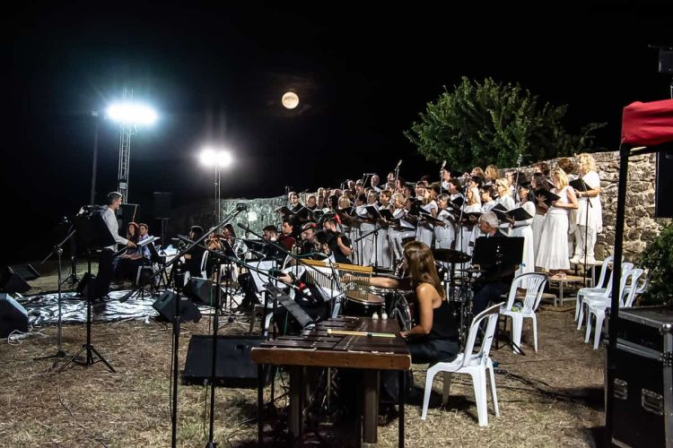 Φεγγαράδα στην Πύδνα: Το ολόγιομο φεγγάρι στο ομορφότερο μπαλκόνι του Θερμαϊκού