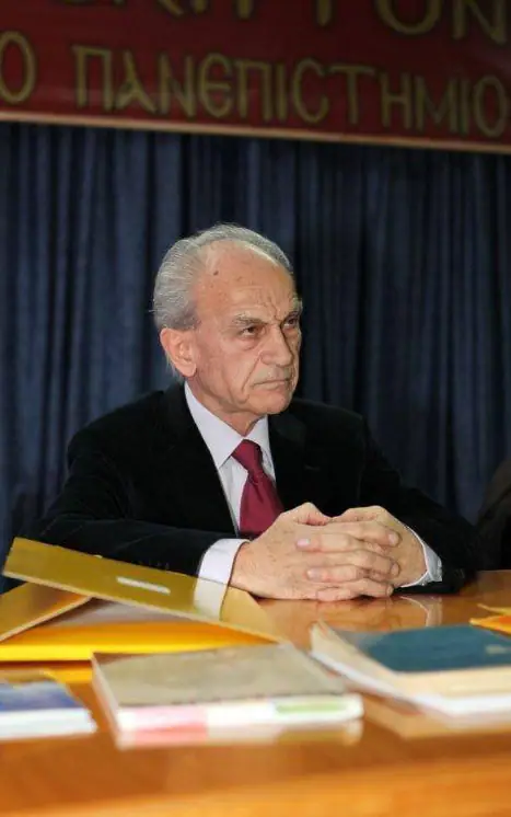 Χρίστος Τσολάκης: Ο δάσκαλος της παιδείας, ο δάσκαλος της καρδιάς Χρίστος Τσολάκης: Ο δάσκαλος της παιδείας, ο δάσκαλος της καρδιάς