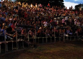 51ο  Φεστιβάλ Ολύμπου – Πλημμύρισε το θέατρο Δίου από παιδιά, μικρά και μεγάλα !