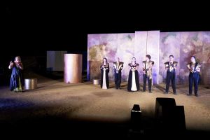 51ο Φεστιβάλ Ολύμπου - Πλημμύρισε το αρχαίο θέατρο Δίου από παιδιά, μικρά και μεγάλα ! 51ο Φεστιβάλ Ολύμπου – Πλημμύρισε το θέατρο Δίου από παιδιά, μικρά και μεγάλα !