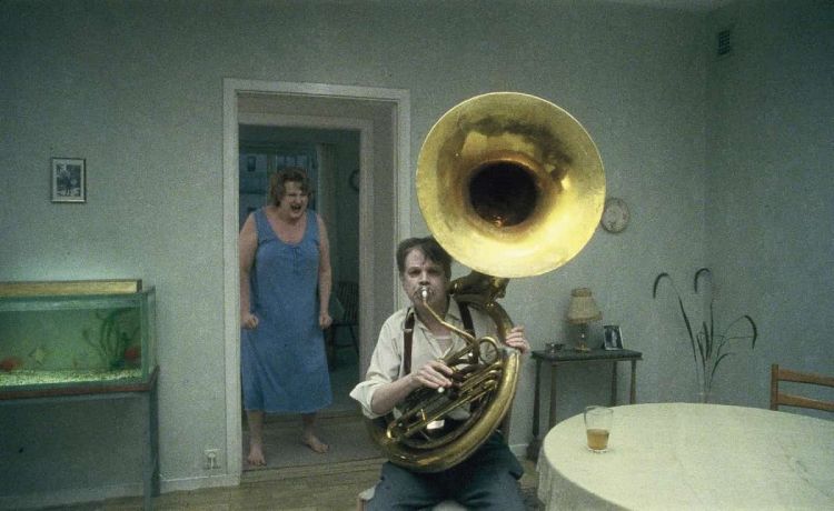 Cine Καπνικός: “du Levande (Εσείς, οι Ζωντανοί)”