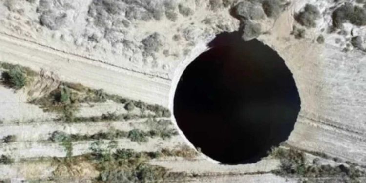 Xιλή: Ανησυχία για την τεράστια τρύπα που μεγαλώνει συνεχώς Xιλή: Ανησυχία για την τεράστια τρύπα που μεγαλώνει συνεχώς