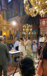 Ένας ξεχωριστός γάμος έγινε στον Ιερό Ναό Αγίου Χαραλάμπους Ένας ξεχωριστός γάμος έγινε στον Ιερό Ναό Αγίου Χαραλάμπους