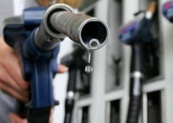 Βενζίνη: Κάτω από δύο ευρώ η αμόλυβδη στα πρατήρια