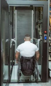 Δήμος Κατερίνης: Δημοτική βιβλιοθήκη προσβάσιμη για όλους – Τοποθετήθηκε ανελκυστήρας για ΑμεΑ & ευάλωτες ομάδες πληθυσμού