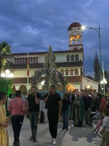 Κατερίνη: Περιφορά επιταφίου της Παναγίας στον Ιερό Ναό Αγίας Παρασκευής (φώτο)