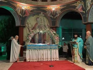 Κατερίνη: Περιφορά επιταφίου της Παναγίας στον Ιερό Ναό Αγίας Παρασκευής (φώτο)