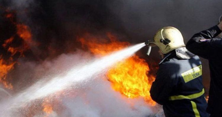 Πιερία: Όχημα Πήρε Φωτιά Στην Εθνική Οδό (Vid)