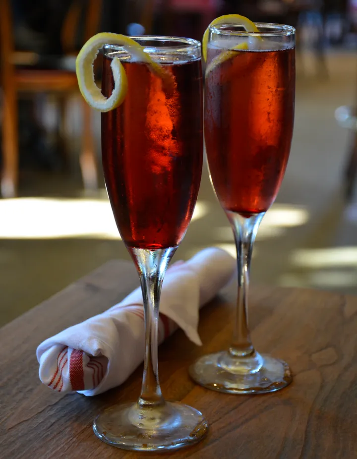 Τα τέσσερα διασημότερα καλοκαιρινά κοκτέιλ της Ευρώπης: Η ιστορία και η αυθεντική συνταγή τους Τα τέσσερα διασημότερα καλοκαιρινά κοκτέιλ της Ευρώπης: Η ιστορία και η αυθεντική συνταγή τους