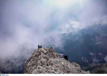 Όλυμπος: Στο νοσοκομείο ορειβάτης που τραυματίστηκε στα 2.100 μέτρα – Η μεγαλύτερη ατυχία της ζωής του