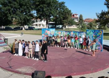 Γυμνάσιο Κορινού – Ολύμπια εν Δίω: «Όνειρο Καλοκαιρινής Νύχτας» του Σαίξπηρ