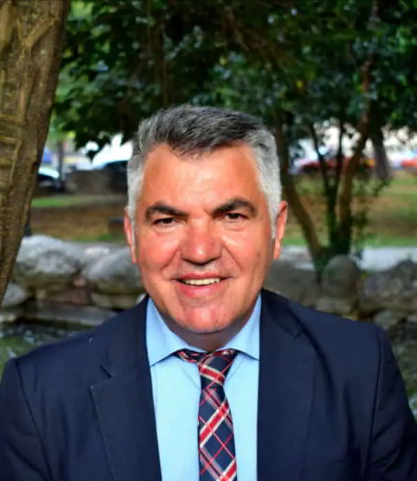 Δημητρης Μπέης - Ευχές για καλή και δημιουργική Σχολική χρονιά Δημητρης Μπέης – Ευχές για καλή και δημιουργική Σχολική χρονιά