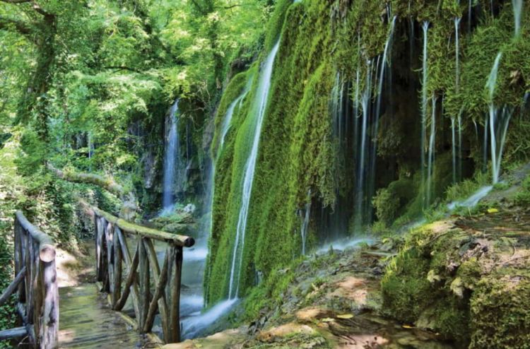 Ημερήσιες εκδρομές με βάση την Κατερίνη – Αξιούπολη και Σμαραγδένια λίμνη Σκρα Ημερήσιες εκδρομές με βάση την Κατερίνη – Αξιούπολη και Σμαραγδένια λίμνη Σκρα