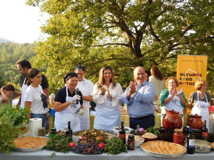 Η Σοφία Ζαχαράκη στο Φεστιβάλ Γαστρονομίας "Olympus Food Paths" Η Σοφία Ζαχαράκη στο Φεστιβάλ Γαστρονομίας “olympus Food Paths”