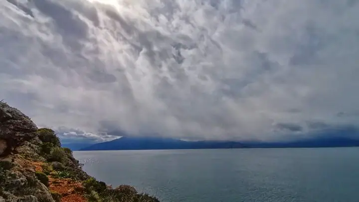 Καιρός: Επικίνδυνες μεταβολές το Σαββατοκύριακο - Από καλοκαιρινές θερμοκρασίες σε ισχυρές καταιγίδες Καιρός: Επικίνδυνες μεταβολές το Σαββατοκύριακο – Από καλοκαιρινές θερμοκρασίες σε ισχυρές καταιγίδες