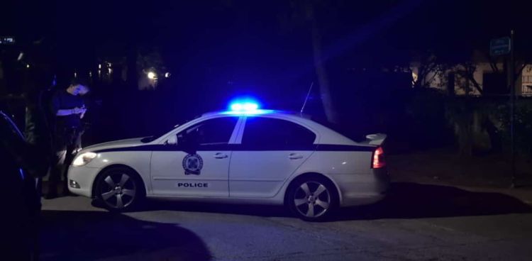 Κατερίνη: Ζευγάρι Ρουμάνων “βούτηξε” τσάντα από κατάστημα τουριστικών ειδών