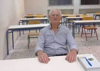 Κατερίνη: Κάθισε ξανά στα θρανία σε ηλικία… 77 ετών!