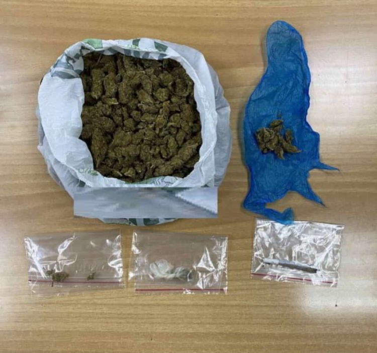 Κατερίνη: Κυκλοφορούσαν έχοντας σχεδόν 300 γρ. κάνναβης Κατερίνη: Σύλληψη 45χρονου για καλλιέργεια κάνναβης