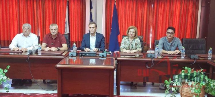 Οι παρεμβάσεις της Μαρίας Μίχου συνοδεύοντας τον υπεύθυνο τύπου ΠΑΣΟΚ – ΚΙΝΑΛ Δ. Μάντζο