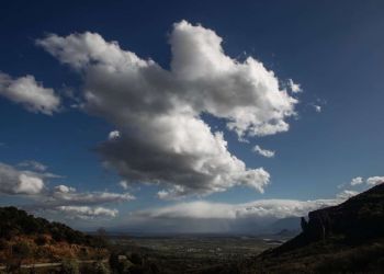 Ο Καιρός Σήμερα: Ηλιοφάνεια με λίγες αραιές νεφώσεις την Δευτέρα