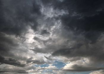 Ο Καιρός Σήμερα: Νεφώσεις, αυξημένες τις απογευματινές ώρες με τοπικές βροχές και μεμονωμένες καταιγίδες