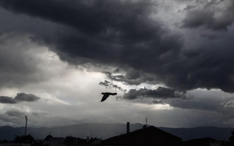 Ο Καιρός Σήμερα: Συννεφιασμένη Κυριακή με μικρή πτώση της θερμοκρασίας