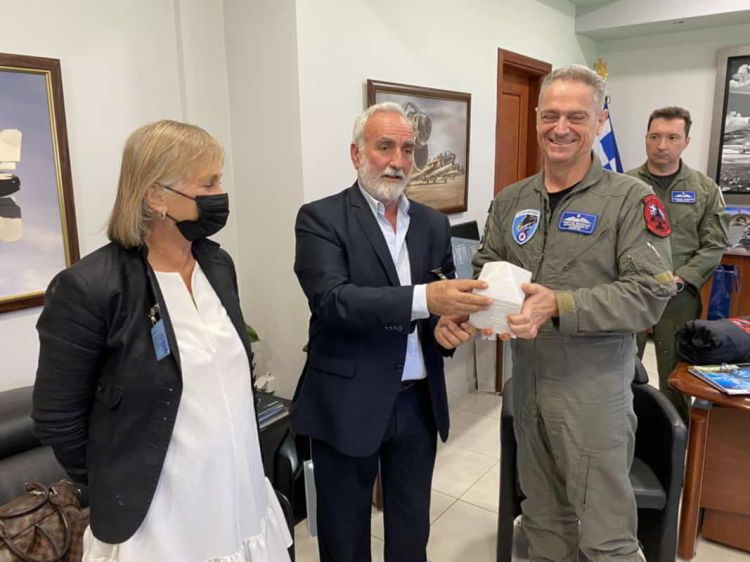 Ο οργανισμός «Ολύμπια Εν Δίω» τίμησε τον Αρχηγό ΑΤΑ Ο οργανισμός «Ολύμπια Εν Δίω» τίμησε τον Αρχηγό ΑΤΑ