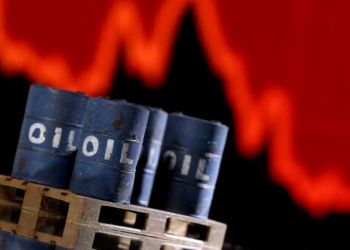 Ο πληθωρισμός οδηγεί σε πτώση την τιμή πετρελαίου