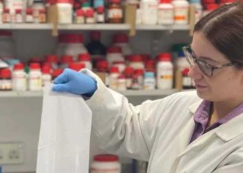 Πλαστικό με ιδιότητες αυτό αποστείρωσης «δολοφονεί» εκατομμύρια ιούς μεταξύ αυτών και τον κορονοϊό