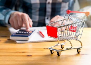 Πληθωρισμός και κόστος ενέργειας «καίνε» 9 στους 10 καταναλωτές