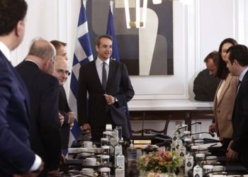 «Πράσινο φως» για προσλήψεις 17.942 μονίμων και 22.344 συμβασιούχων το 2023