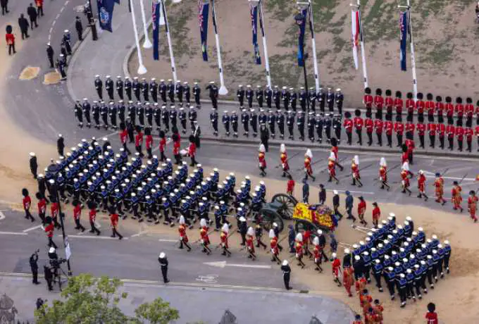 Ρεκόρ τηλεθέασης όλων των εποχών για την κηδεία της Ελισάβετ – Την είδαν πάνω από 4 δισ. άνθρωποι Ρεκόρ τηλεθέασης όλων των εποχών για την κηδεία της Ελισάβετ – Την είδαν πάνω από 4 δισ. άνθρωποι