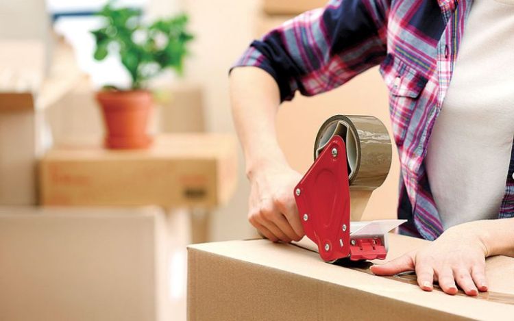 Σε ποια ηλικία φεύγουν από το πατρικό τους οι νέοι στην Ελλάδα Σε ποια ηλικία φεύγουν από το πατρικό τους οι νέοι στην Ελλάδα