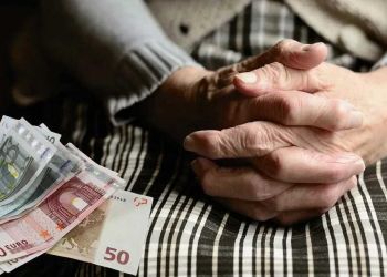 Συνέβη και αυτό: Πήγε να πάρει τη σύνταξη της και έμαθε… ότι έχει πεθάνει