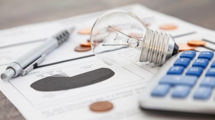 Φυσικό αέριο, πετρέλαιο και ρεύμα: Ποιοι είναι οι δικαιούχοι του διπλού επιδόματος - Πόσα πληρώναμε πέρυσι, πόσα θα πληρώσουμε φέτος; Φυσικό αέριο, πετρέλαιο και ρεύμα: Ποιοι είναι οι δικαιούχοι του διπλού επιδόματος – Πόσα πληρώναμε πέρυσι, πόσα θα πληρώσουμε φέτος;