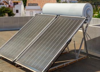 Eπιδότηση για ηλιακούς θερμοσίφωνες στις ταράτσες: Πότε θα ανοίξει η πλατφόρμα