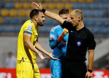 Super League 1: Στο «ψυγείο» επ’ αόριστον ο Καραντώνης! Super League1: Στο «ψυγείο» επ’ αόριστον ο Καραντώνης!