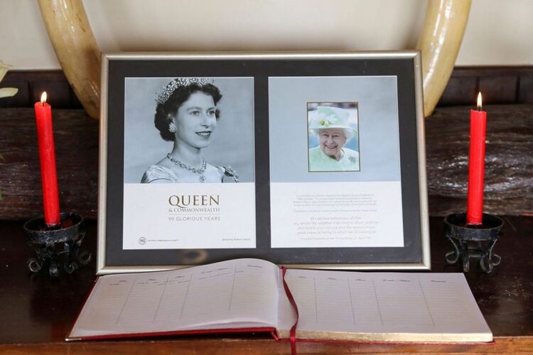 Βασίλισσα Ελισάβετ: Στο Εδιμβούργο Σήμερα Η Σορός Της