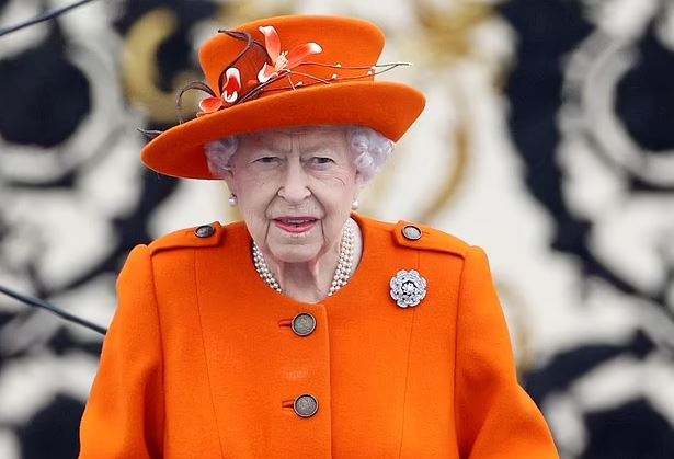 Βρετανία: Υπό Ιατρική Επίβλεψη Η Βασίλισσα Ελισάβετ – Ανησυχία Για Την Υγεία Της