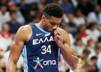 Γιάννης Αντετοκούνμπο: “Αυτή η φανέλα, αυτή η σημαία με έκαναν να ερωτευτώ ξανά το μπάσκετ”